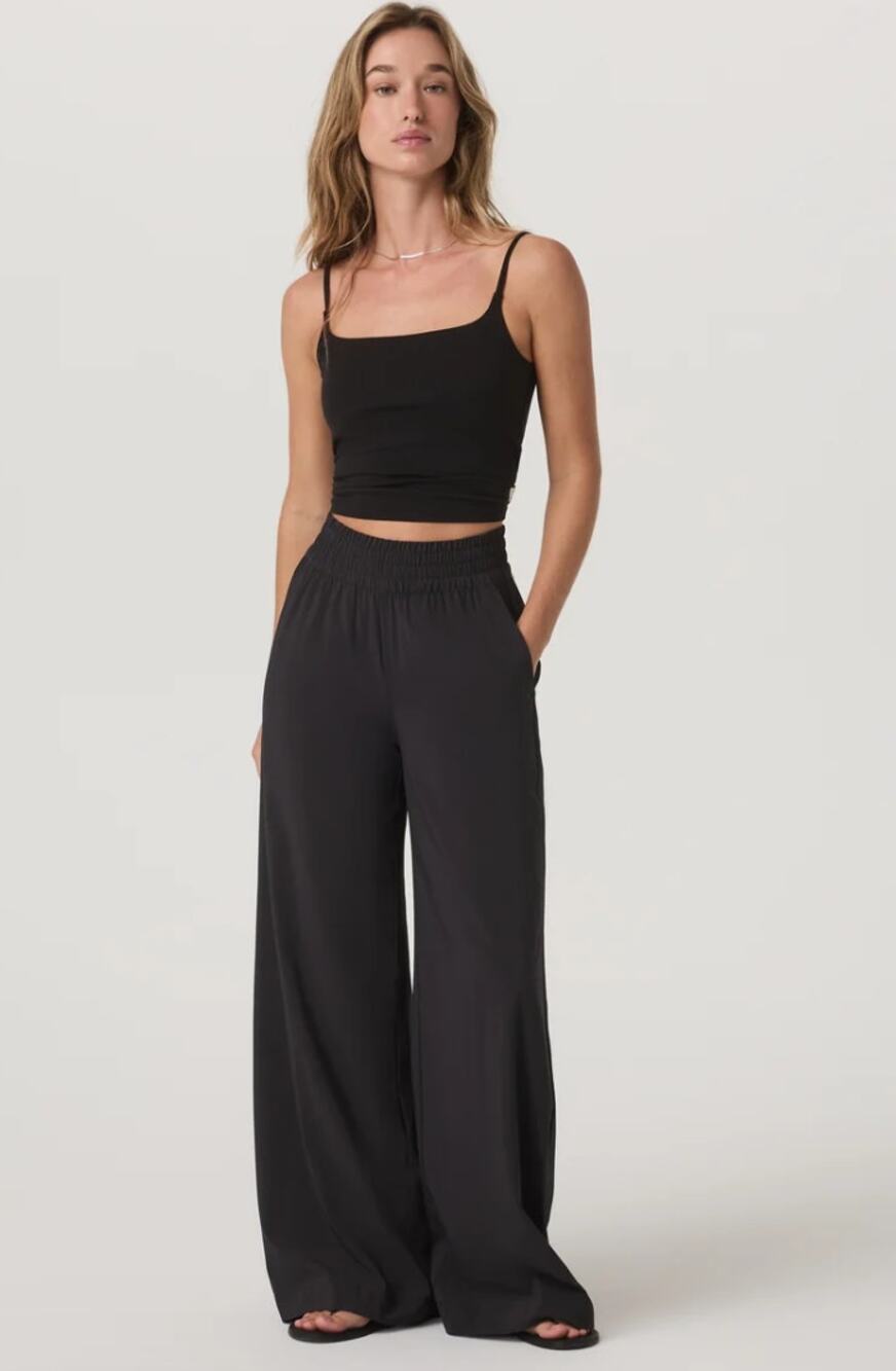 Vuori Villa Wideleg Pants XS NWOT Black Travel Athleisure Lounge Comfort